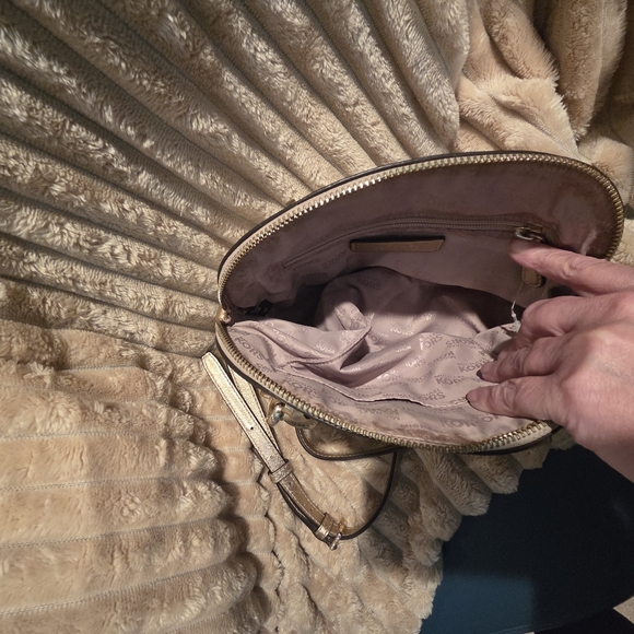 Michael Kors Gold and Cream Crossbody Bag - Picture 3 of 6